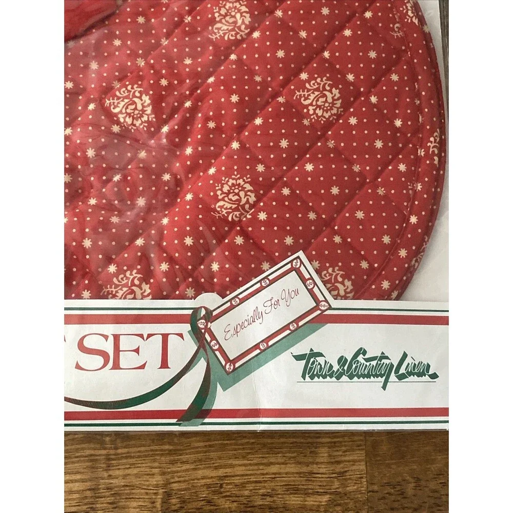 Vintage Christmas Quilted Placemat Set Napkin Ring Town Country Linen 12 Pc Red